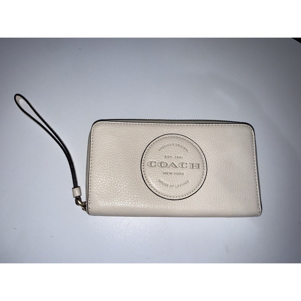Coach Dempsey Pebble Leather Large Phone Wallet Wristlet with Logo Patch T